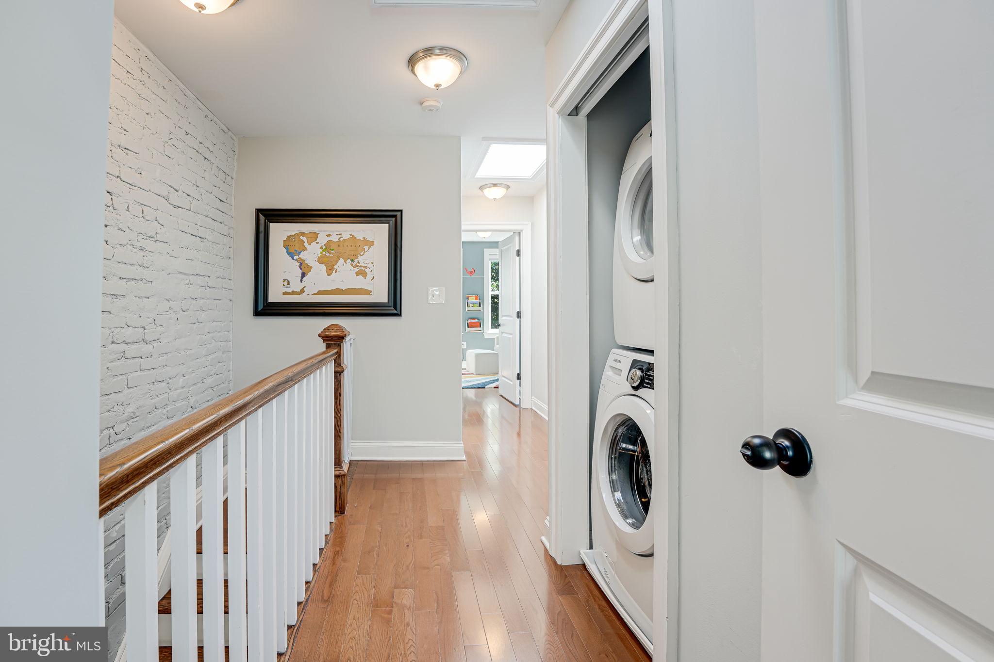 904 Crittenden St NW