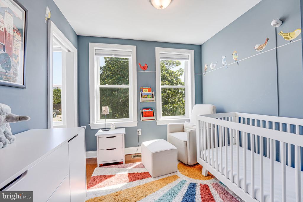 904 Crittenden St NW