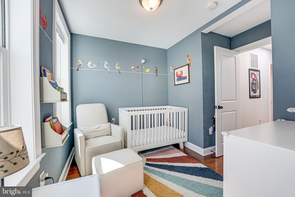 904 Crittenden St NW