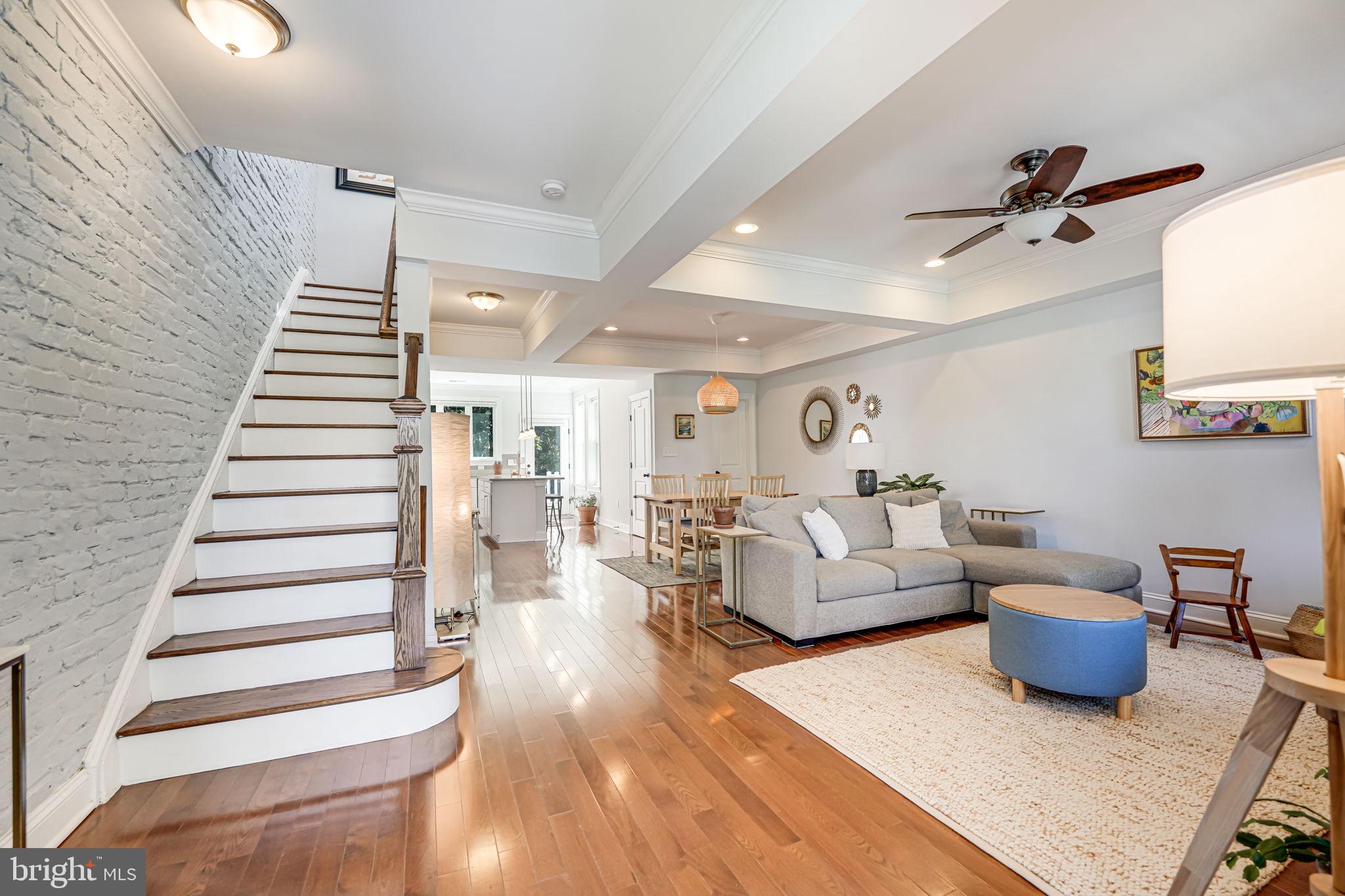 904 Crittenden St NW