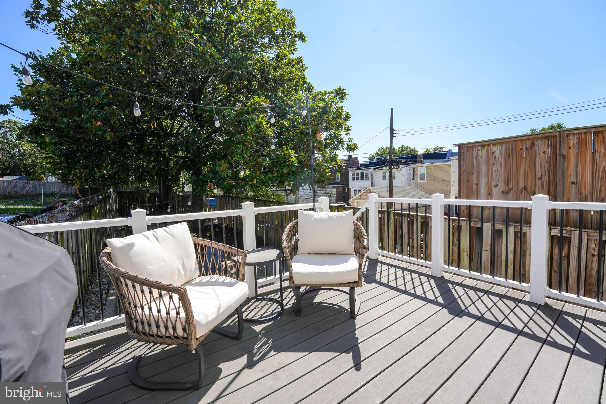 904 Crittenden St NW