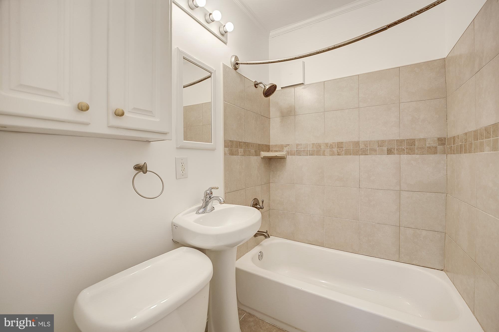 1544 INDEPENDENCE AVE SE #1