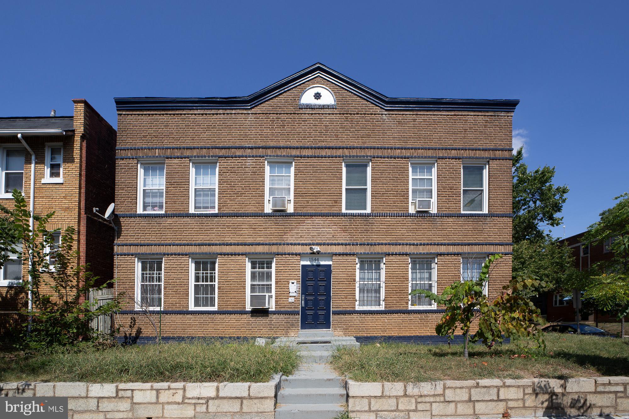 1544 INDEPENDENCE AVE SE #1