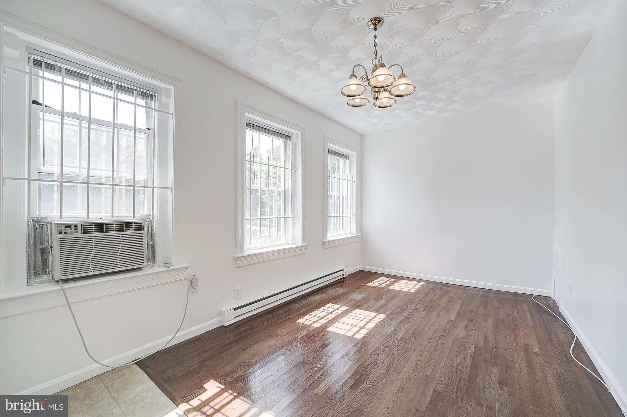 1544 INDEPENDENCE AVE SE #1