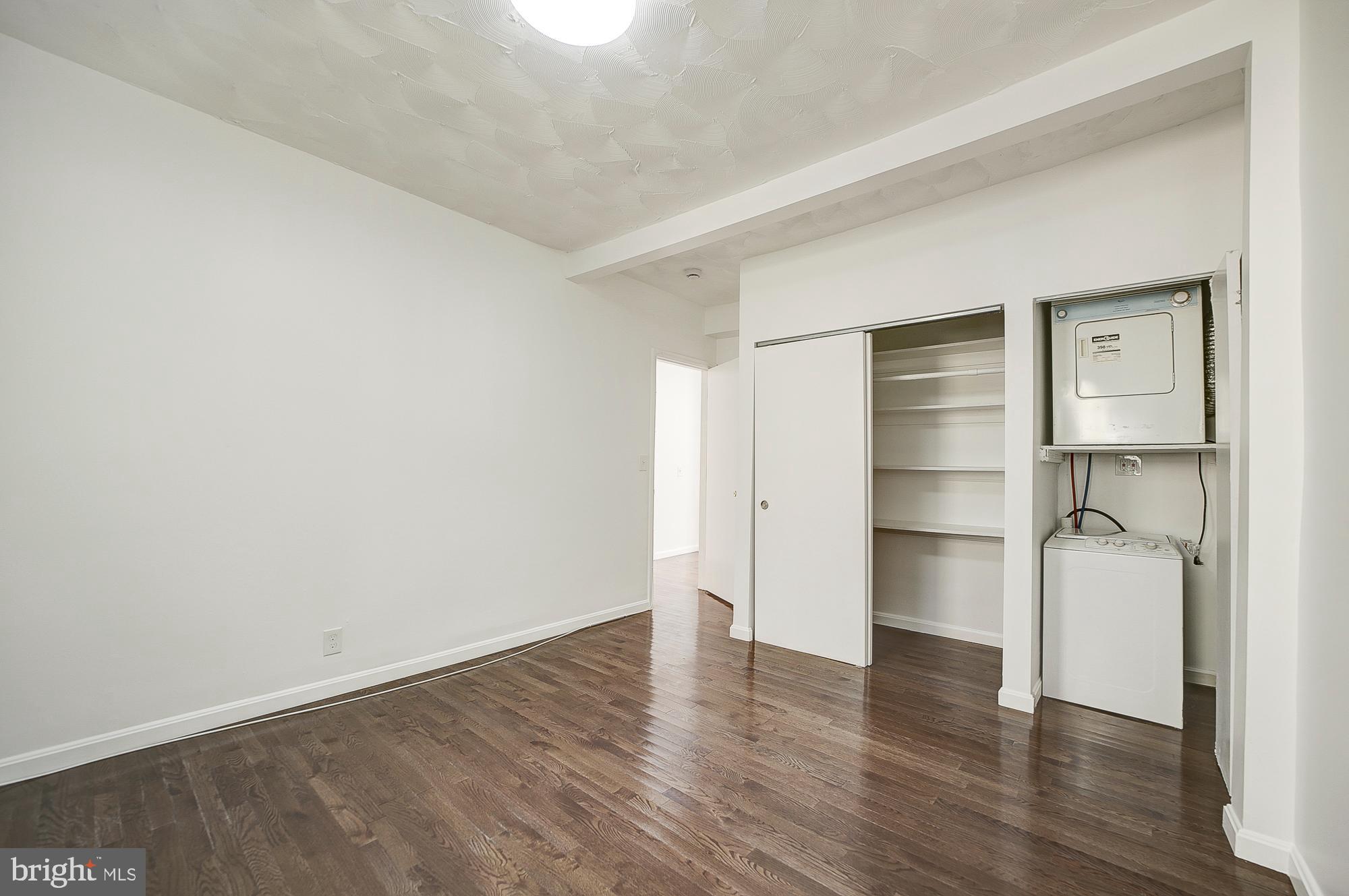 1544 INDEPENDENCE AVE SE #1