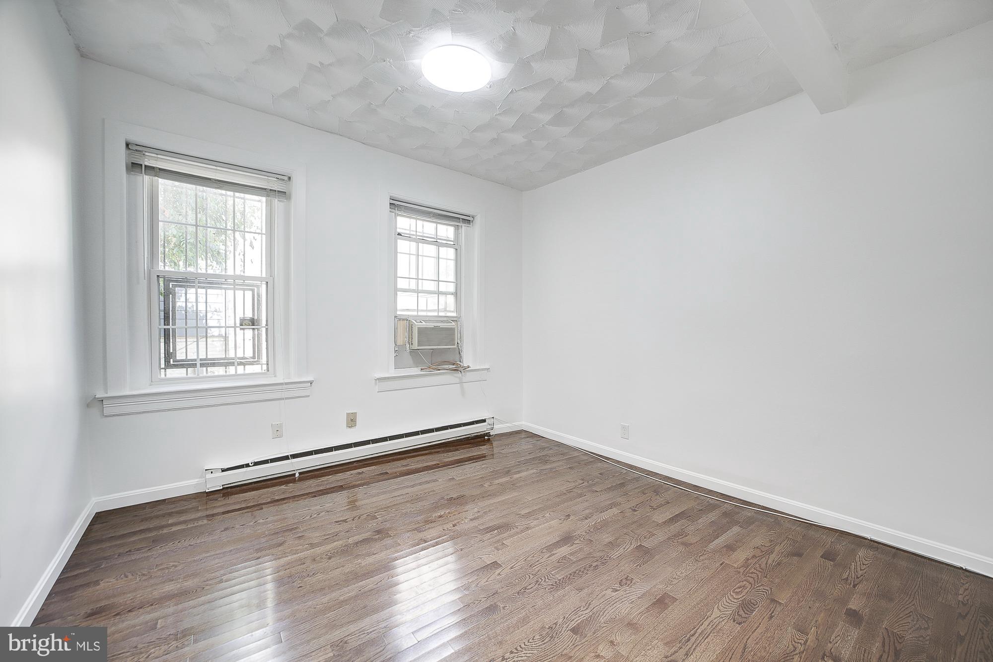 1544 INDEPENDENCE AVE SE #1