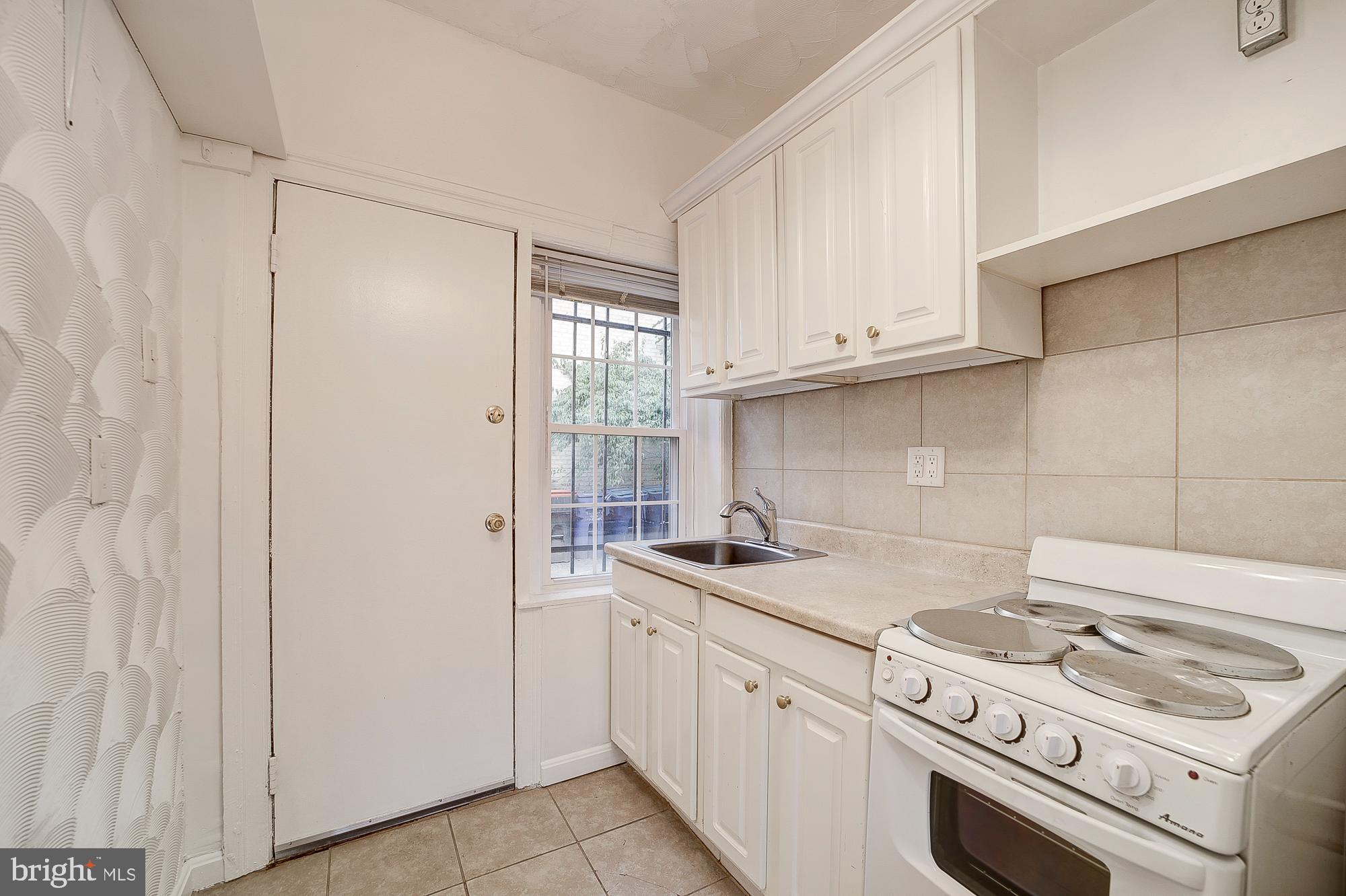 1544 INDEPENDENCE AVE SE #1