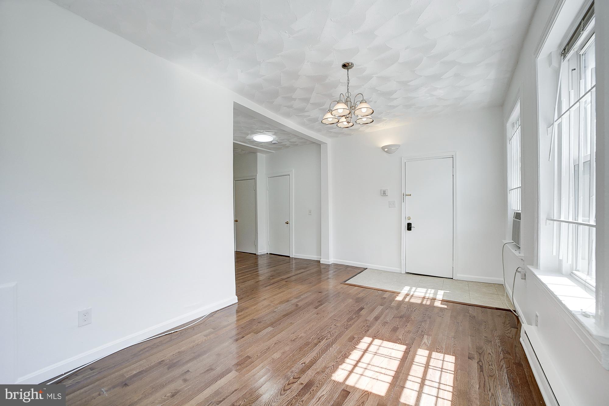 1544 INDEPENDENCE AVE SE #1