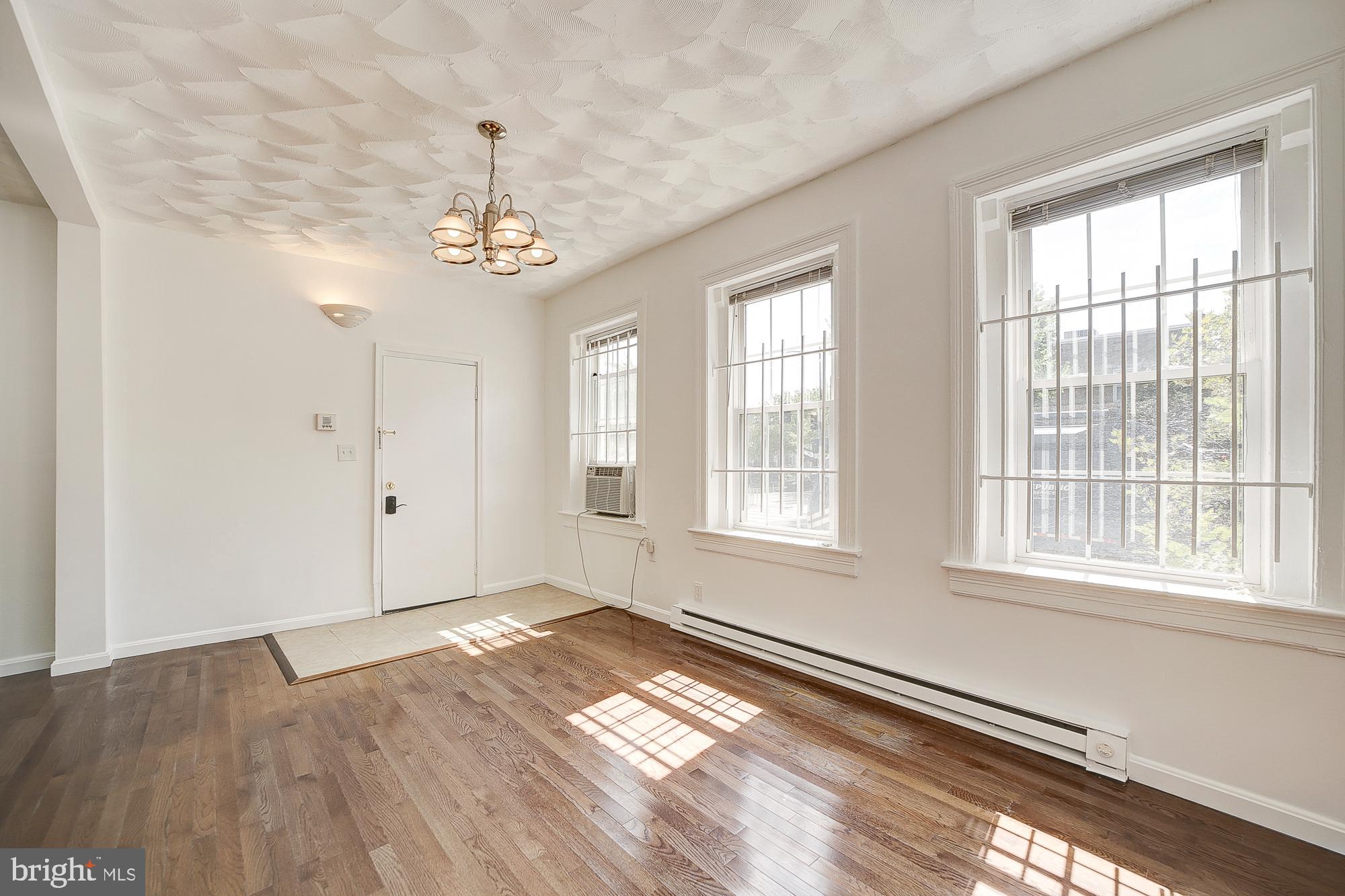 1544 INDEPENDENCE AVE SE #1