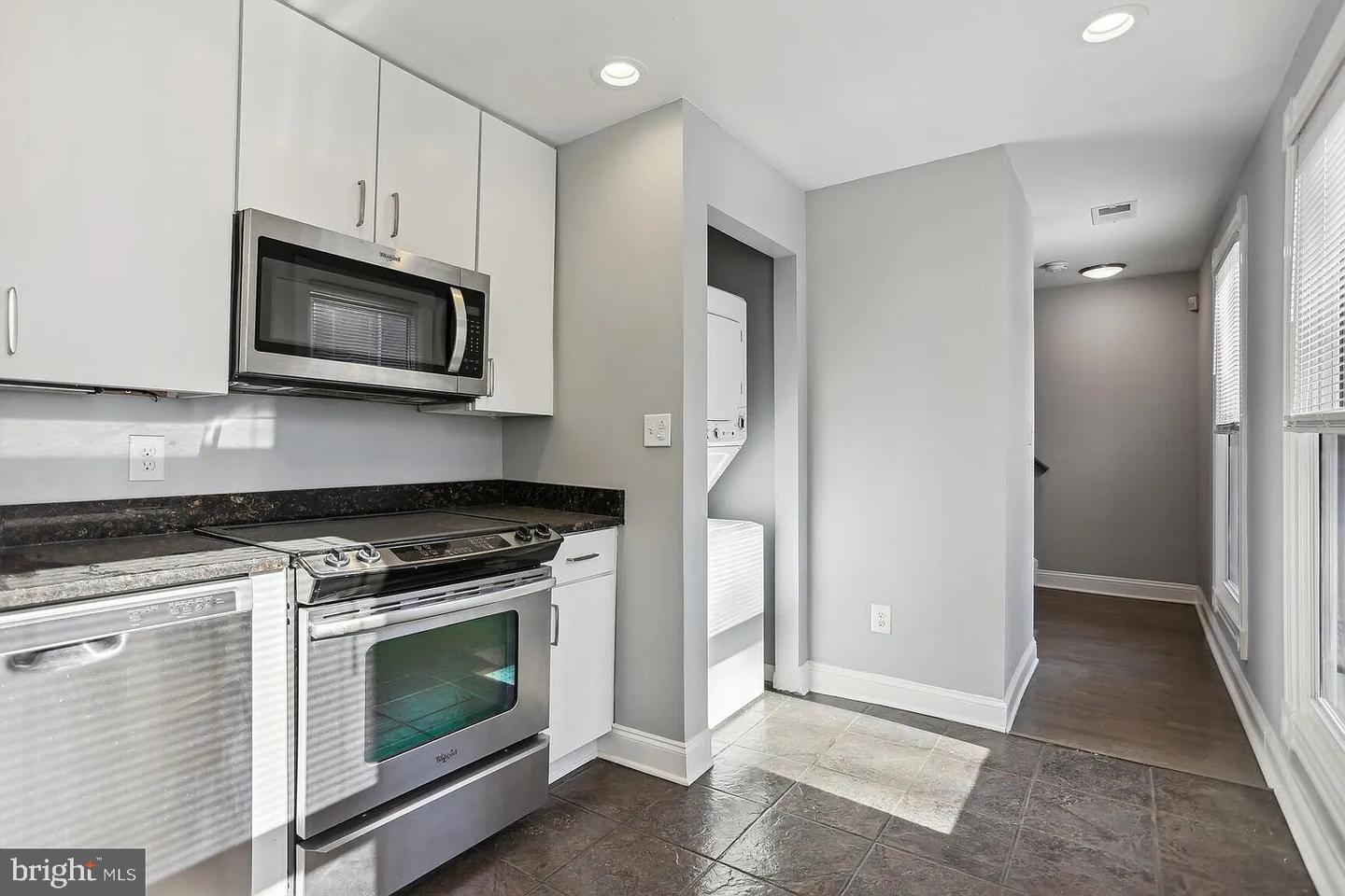 1507 FREEDOM WAY SE #2