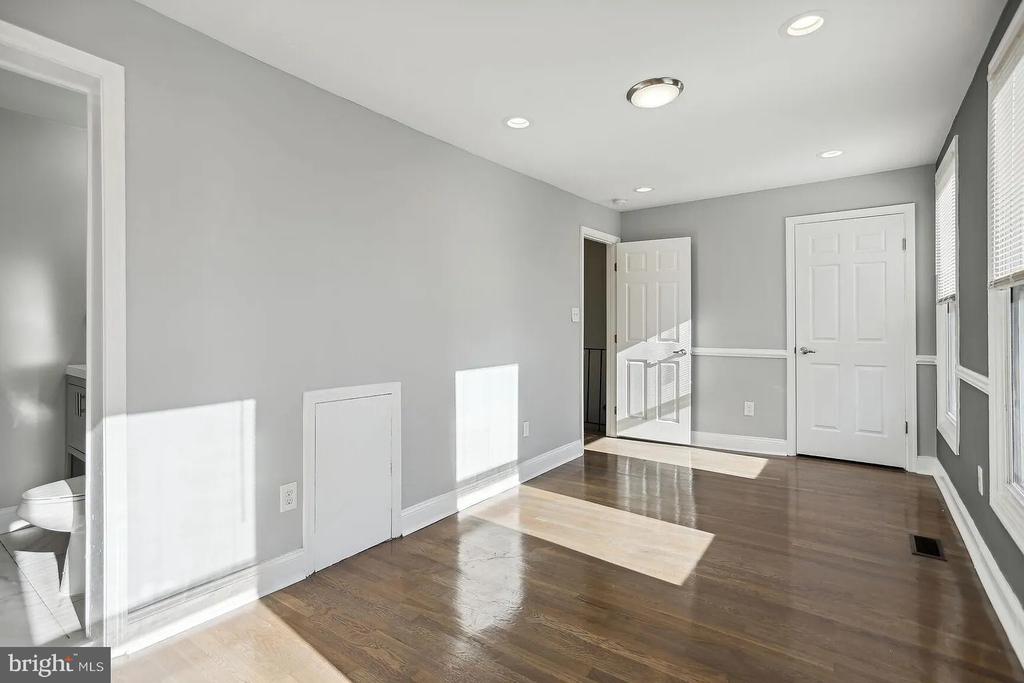 1507 FREEDOM WAY SE #2