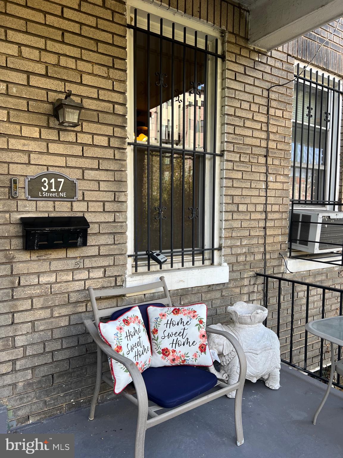 317 L St NE