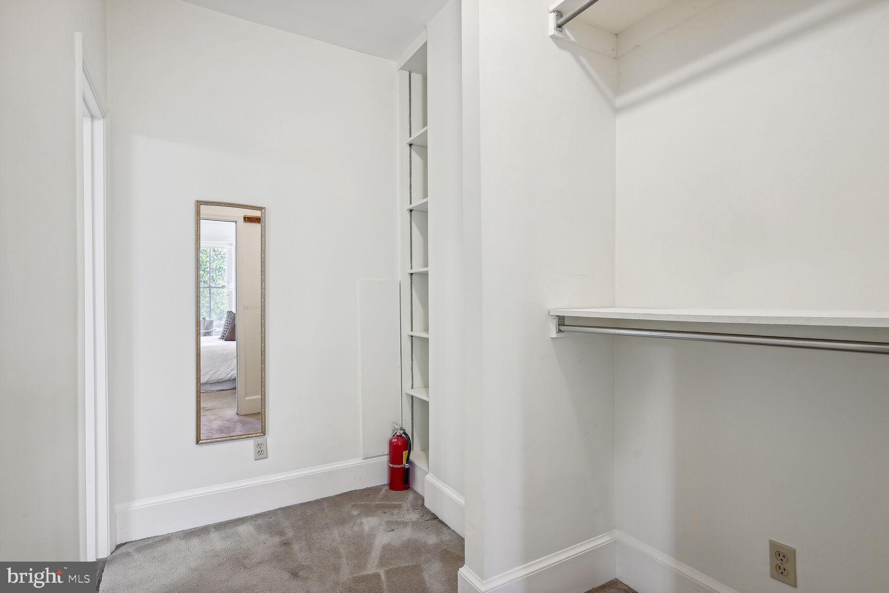 402 G St SE