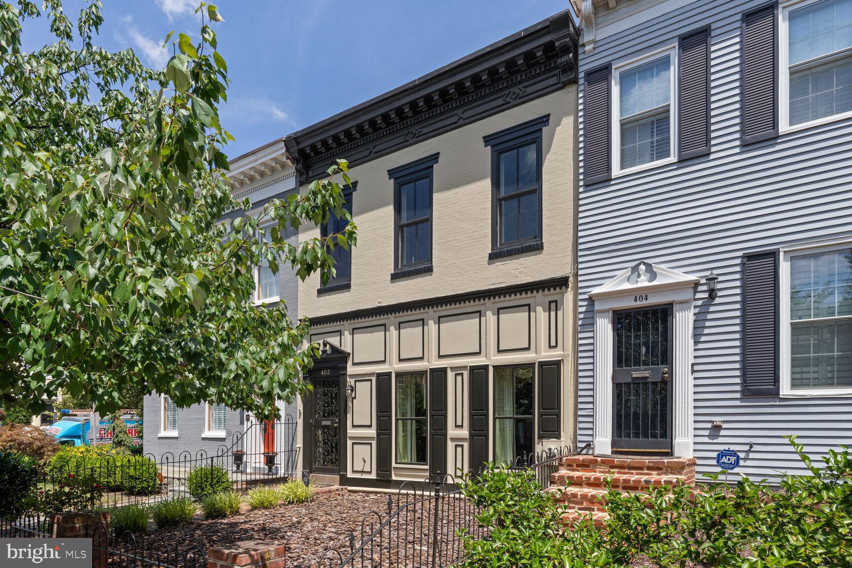 402 G St SE