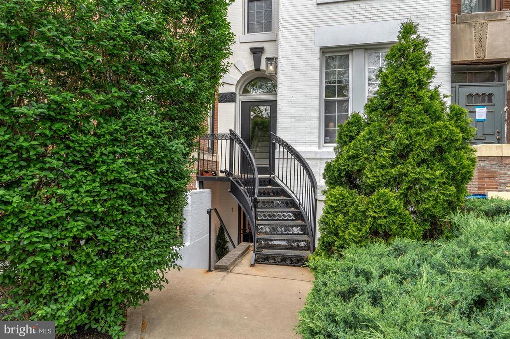 1435 Euclid St NW #1