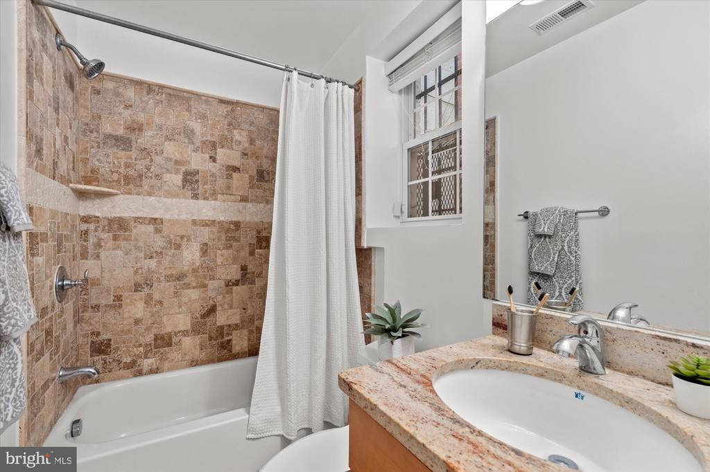 1435 Euclid St NW #1
