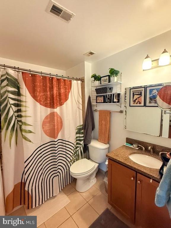 150 V ST NW #201