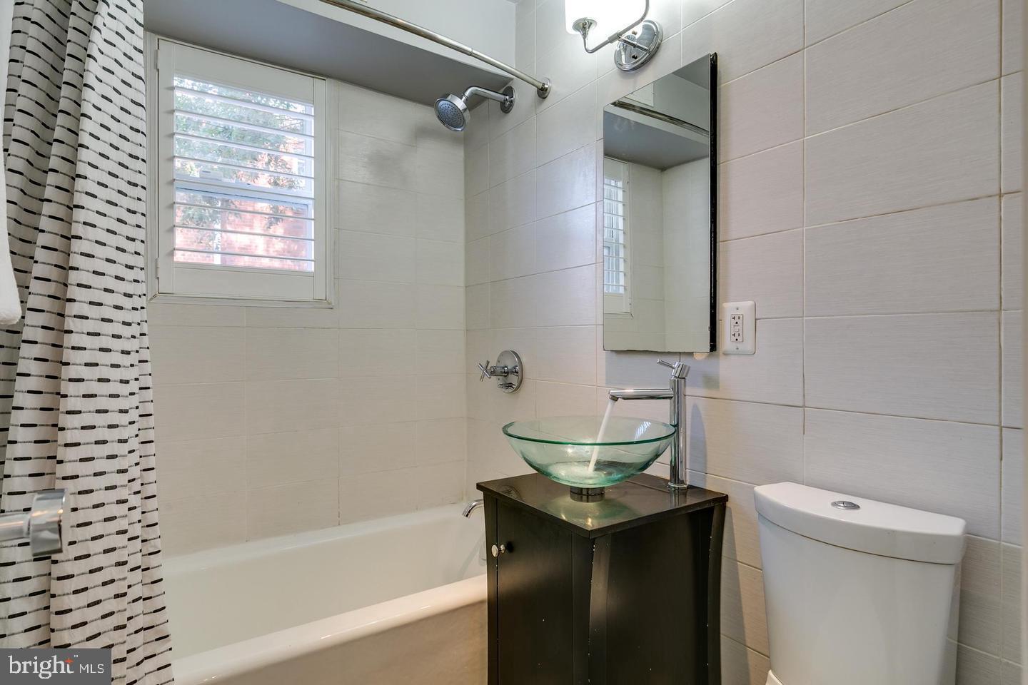 626 INDEPENDENCE AVE SE #104