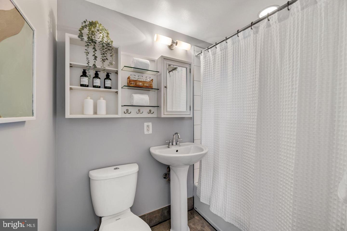 143 RHODE ISLAND AVE NW #3