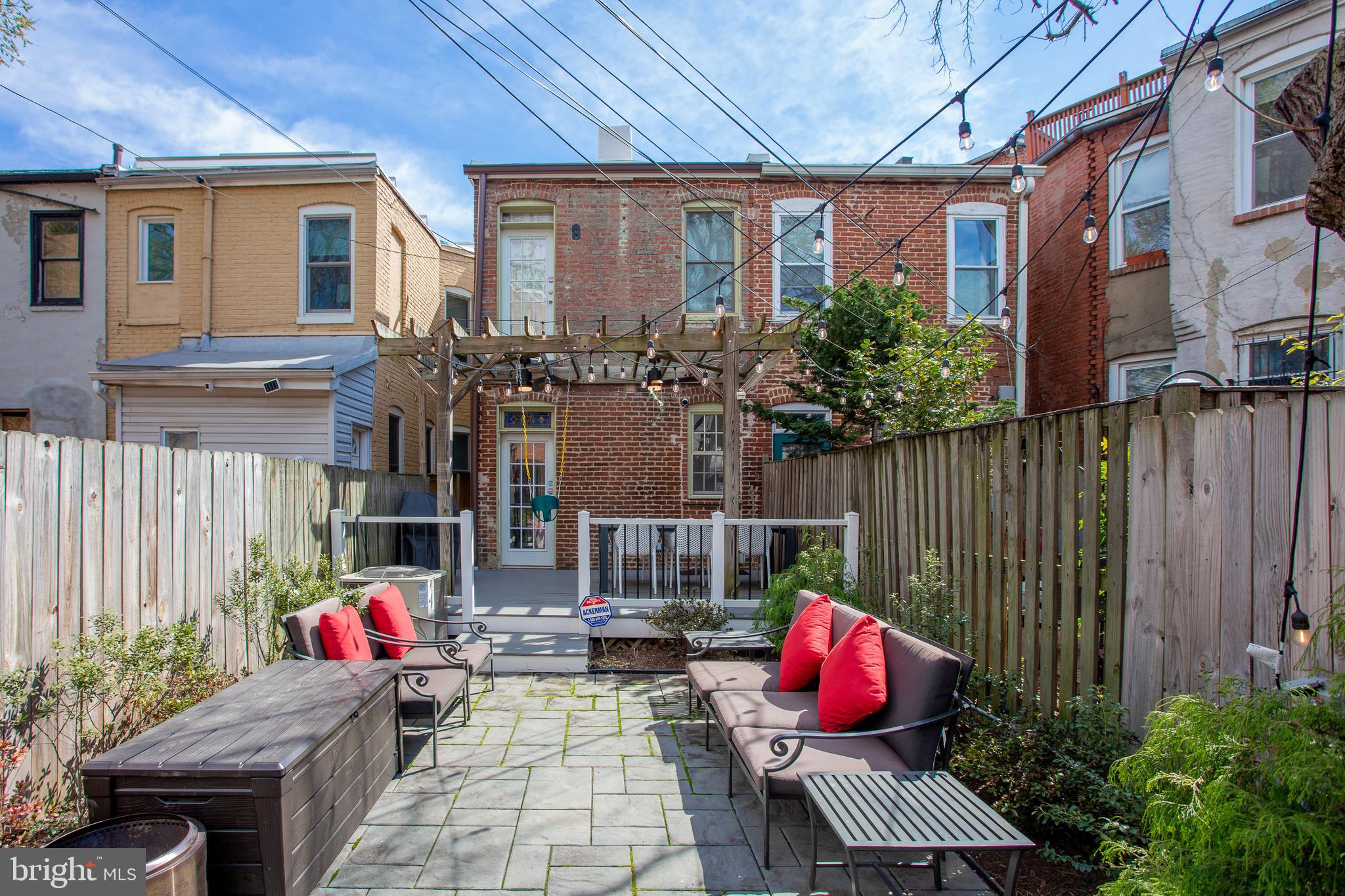 604 TENNESSEE AVE NE