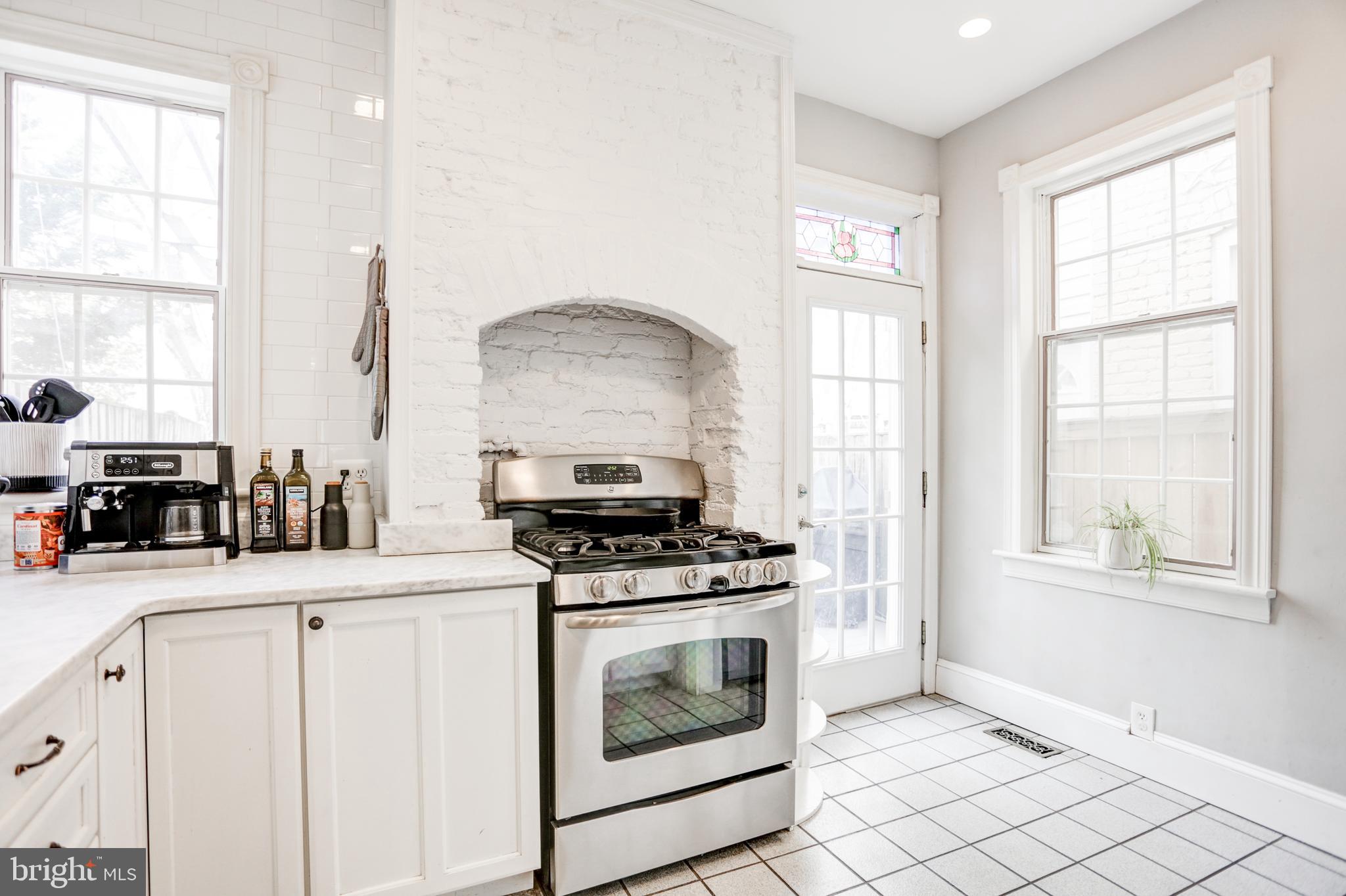 604 TENNESSEE AVE NE