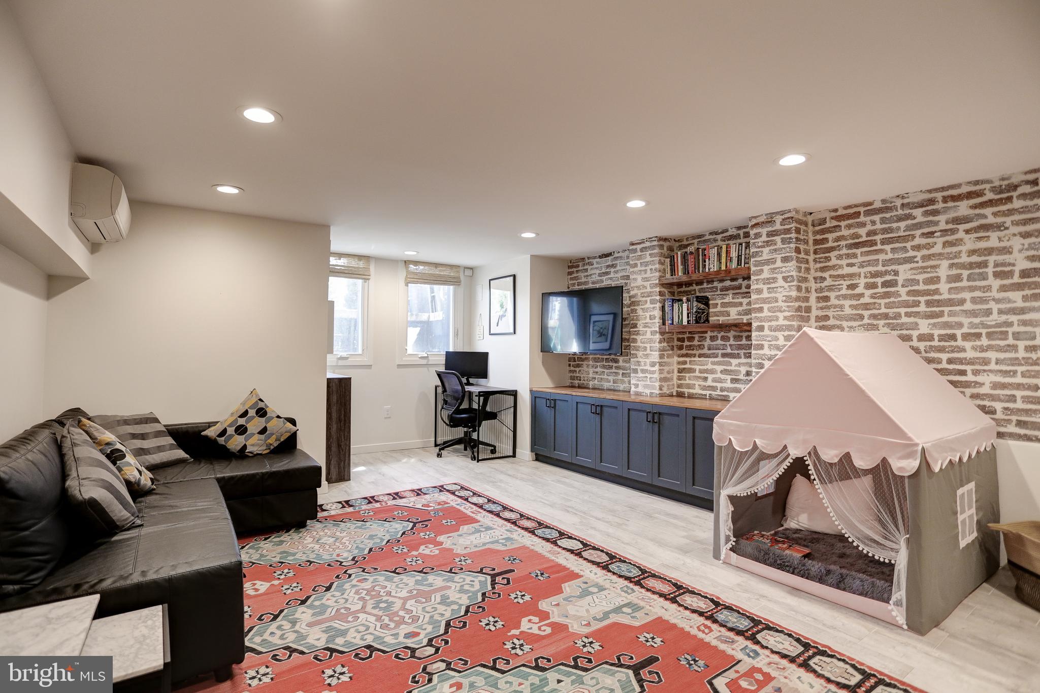 604 TENNESSEE AVE NE