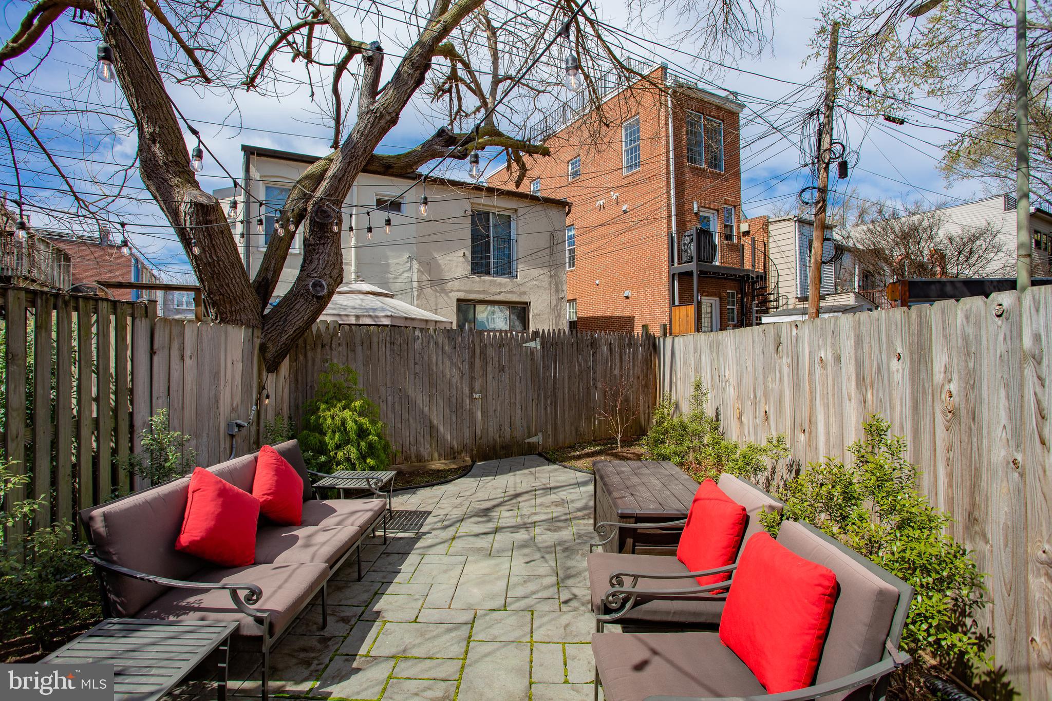 604 TENNESSEE AVE NE