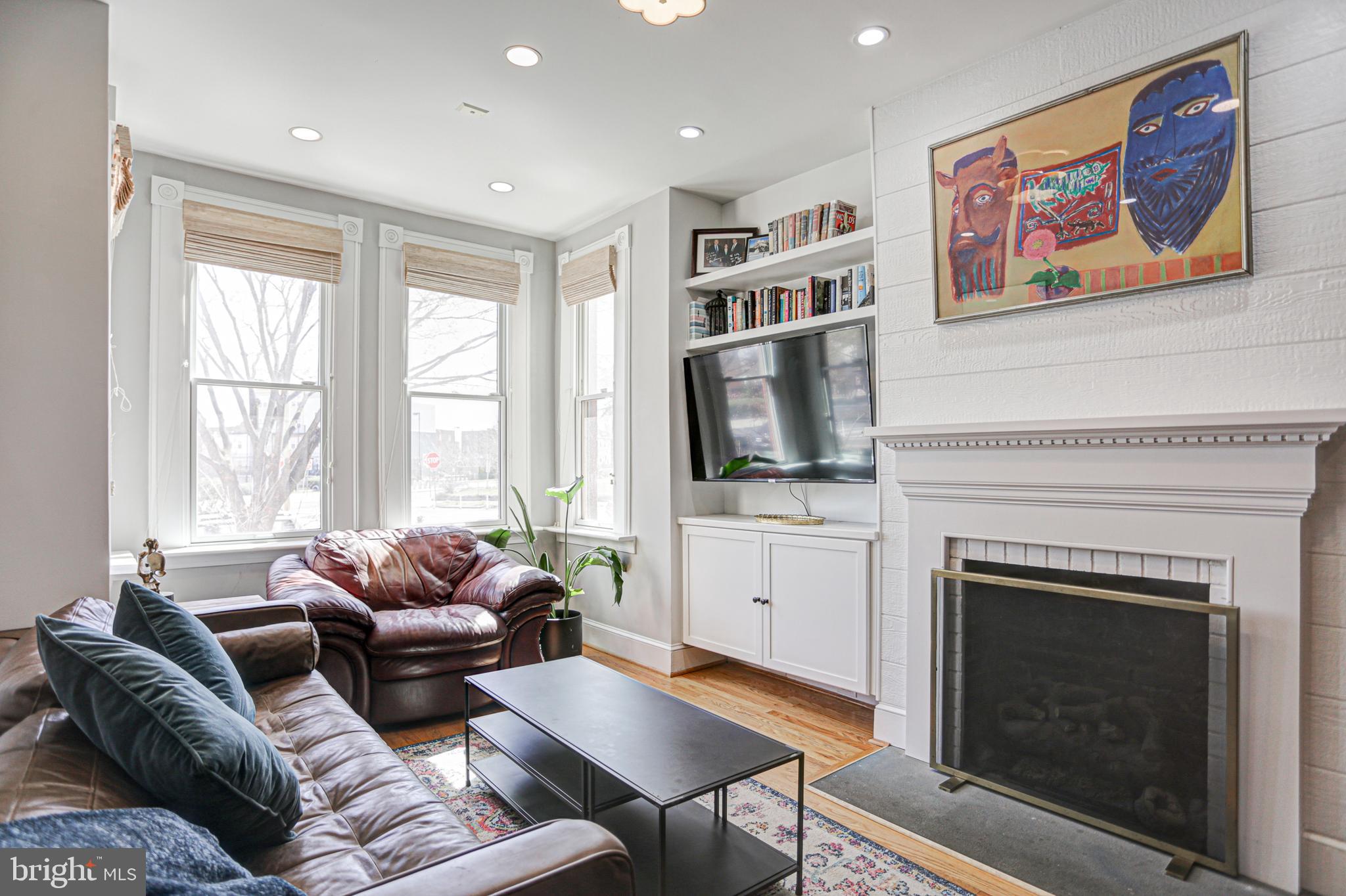 604 TENNESSEE AVE NE