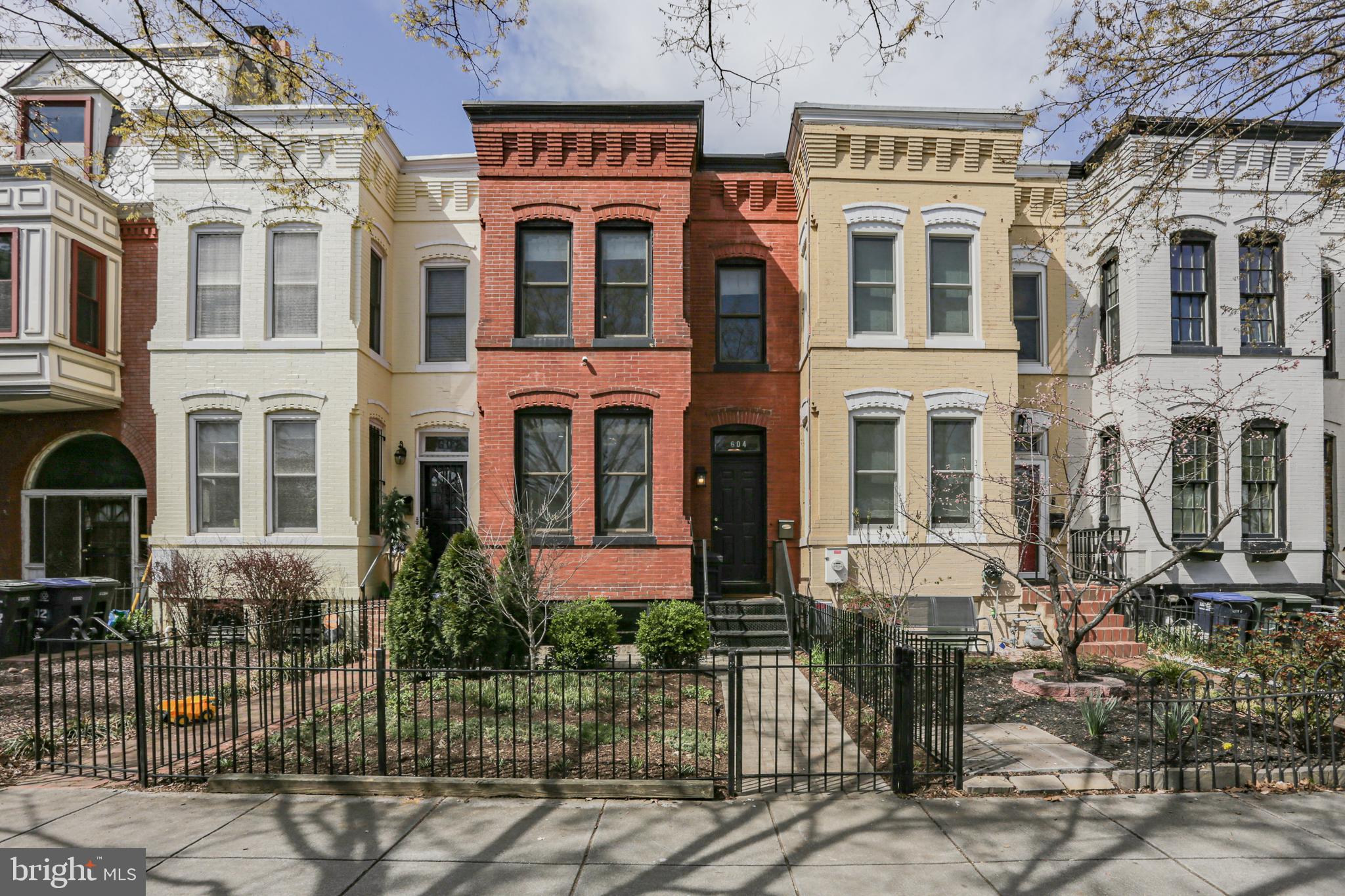 604 TENNESSEE AVE NE