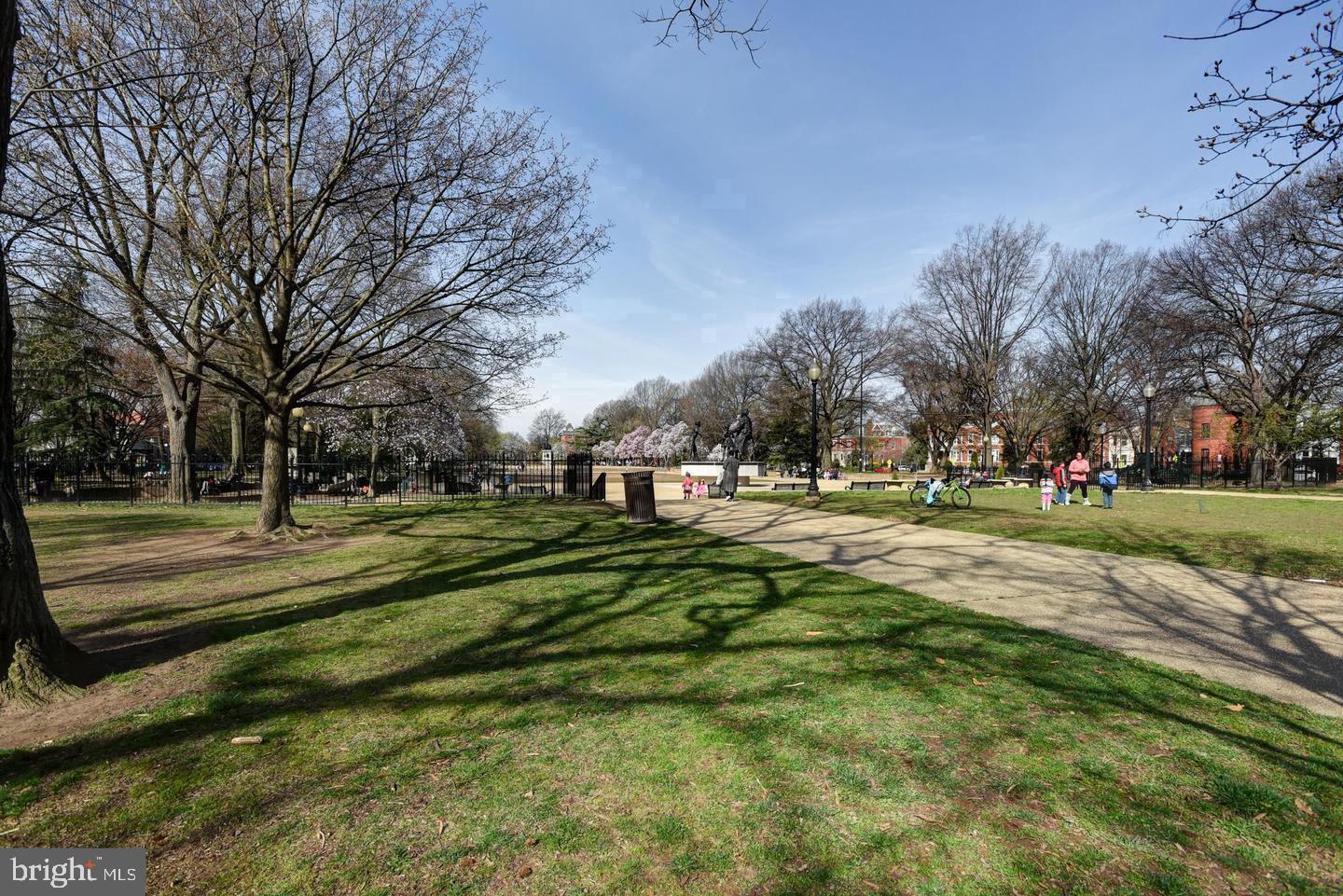 1511 INDEPENDENCE AVE SE