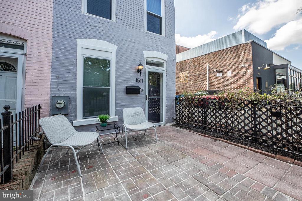 1511 INDEPENDENCE AVE SE
