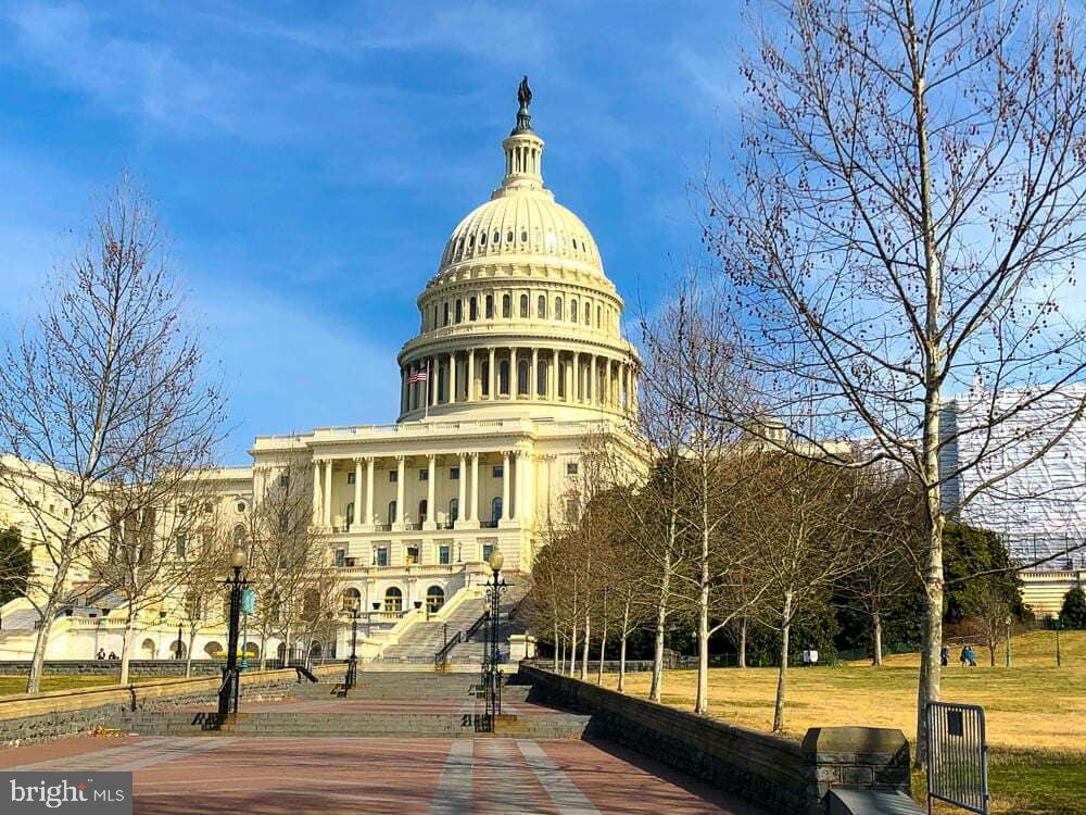 1341 East Capitol SE #303