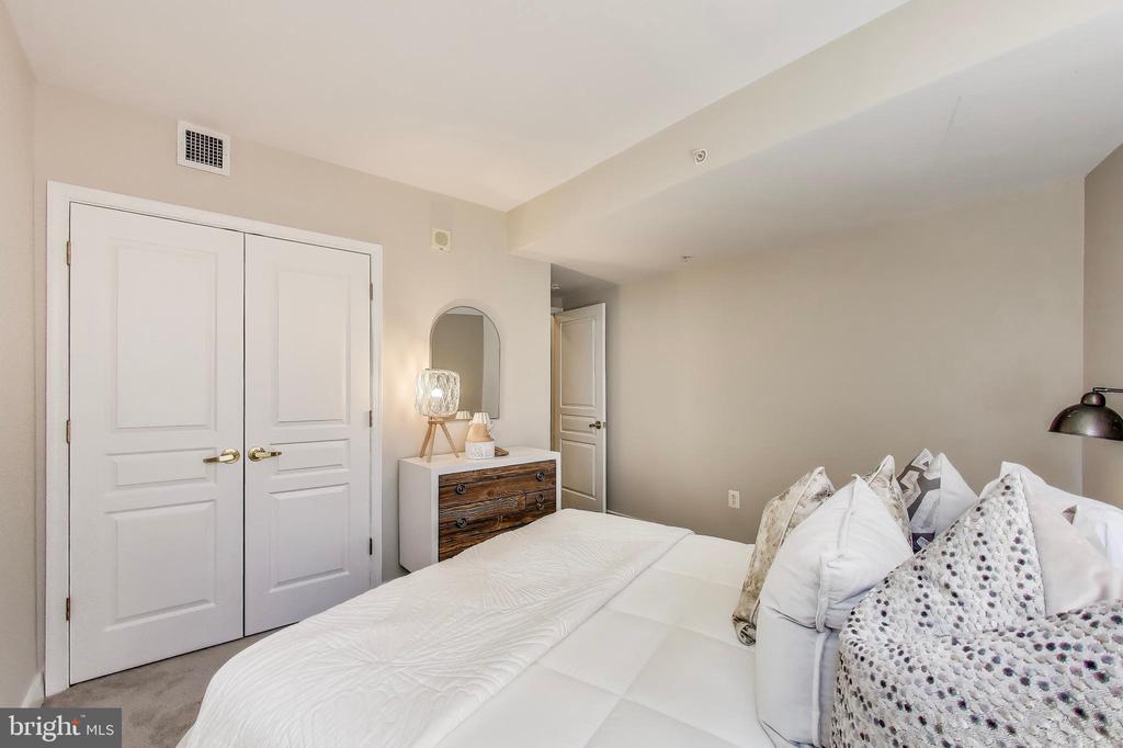 616 E St NW #648