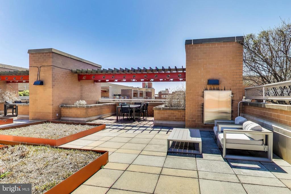 616 E St NW #648