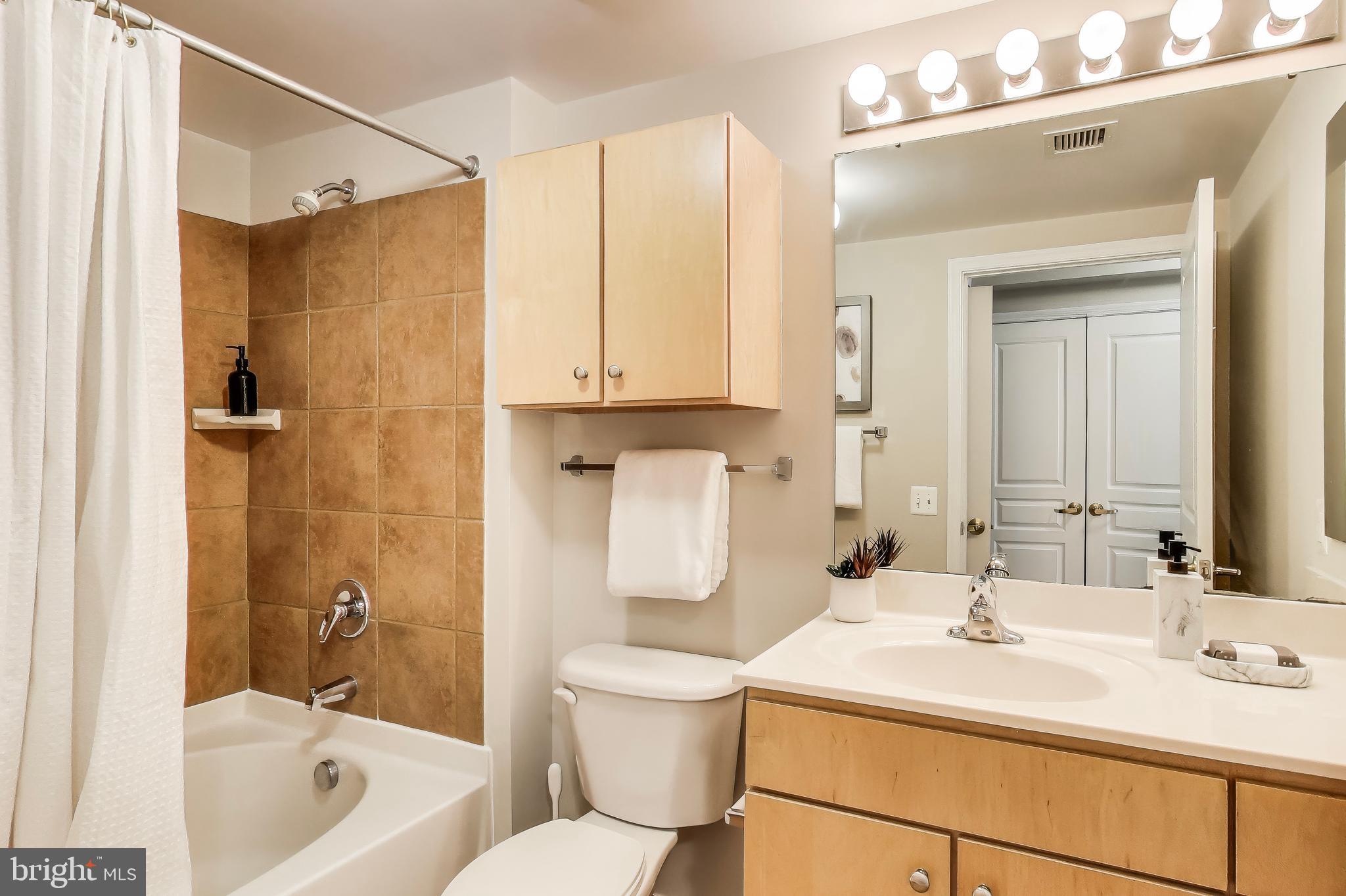 616 E St NW #648
