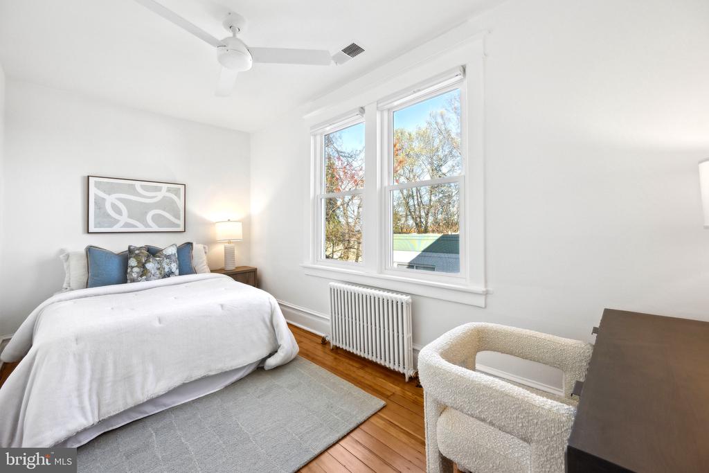 2807 13th St NE