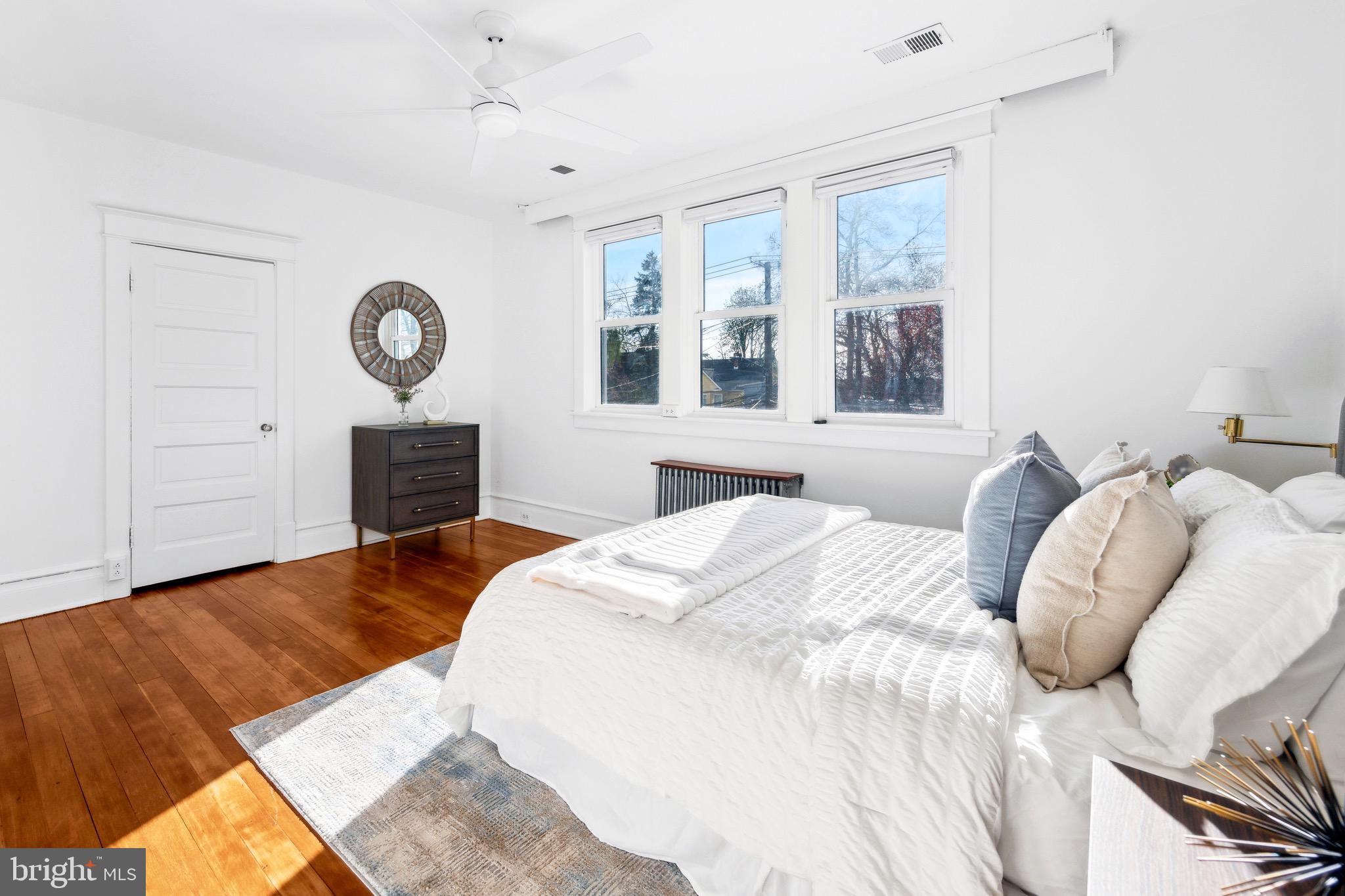2807 13th St NE