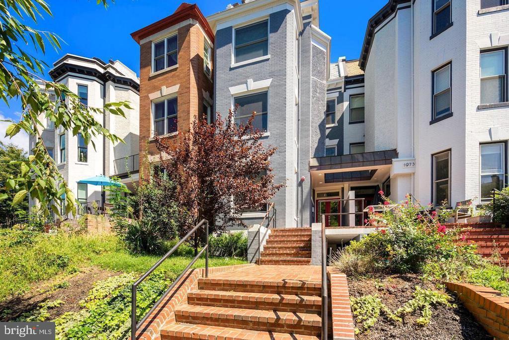 1975 BILTMORE STREET NW #3