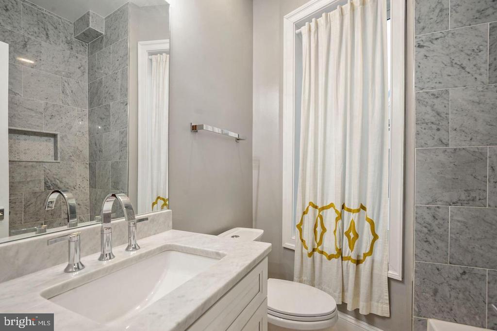 1975 BILTMORE STREET NW #3