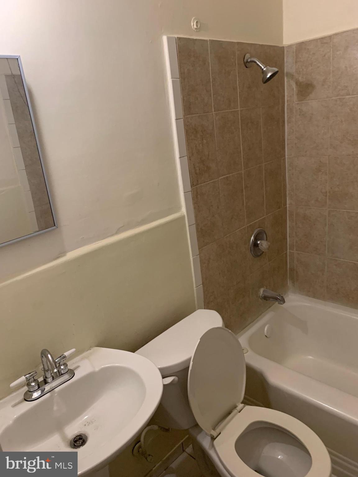 1835 CORCORAN STREET NE