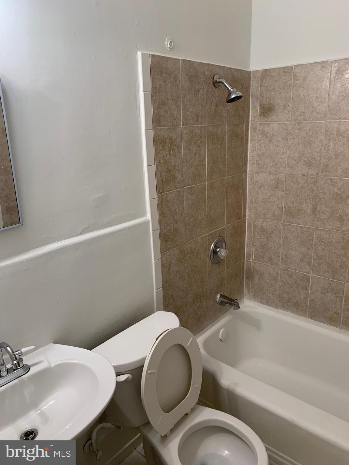 1835 CORCORAN STREET NE