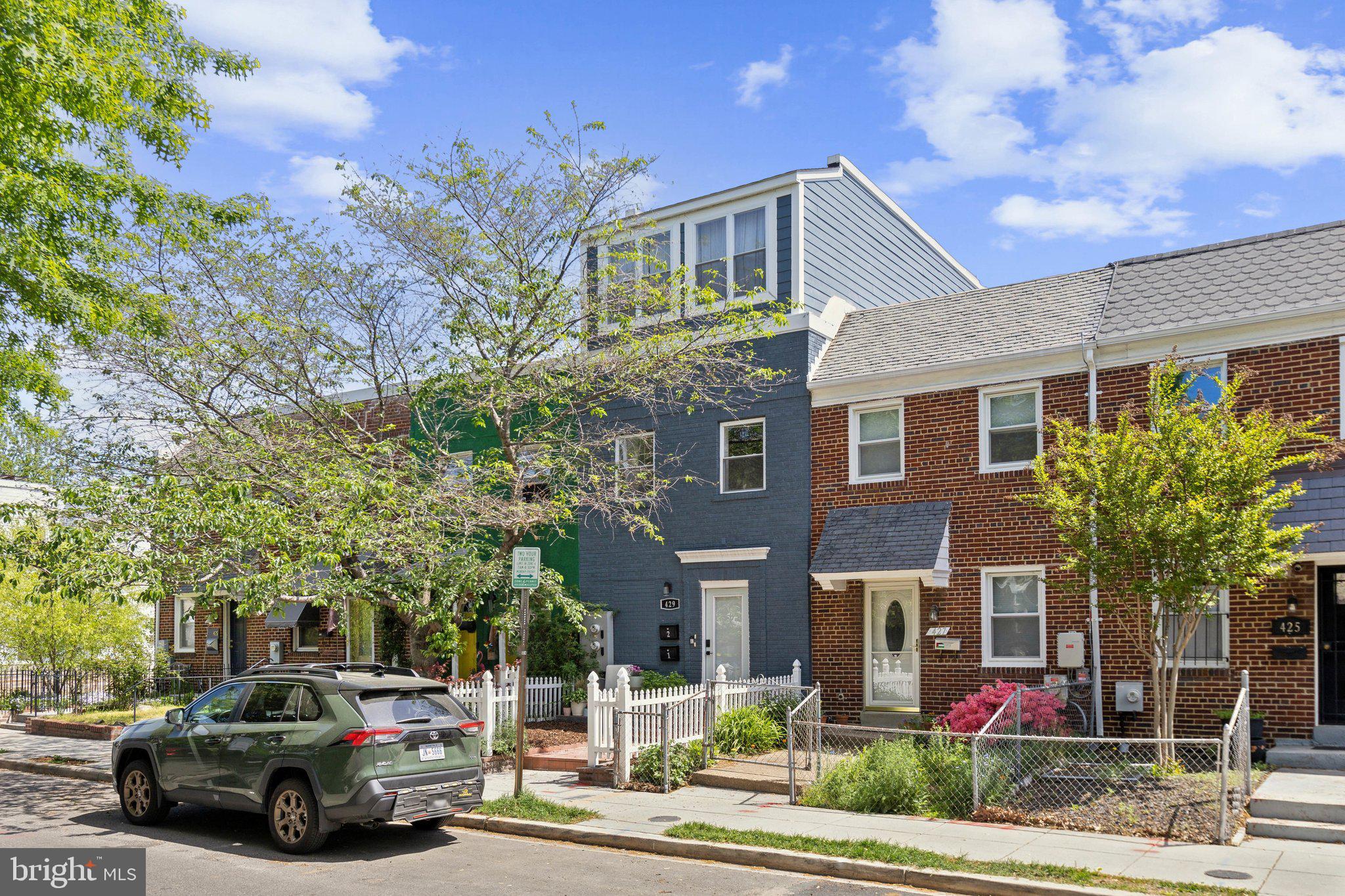 429 20th St NE #2