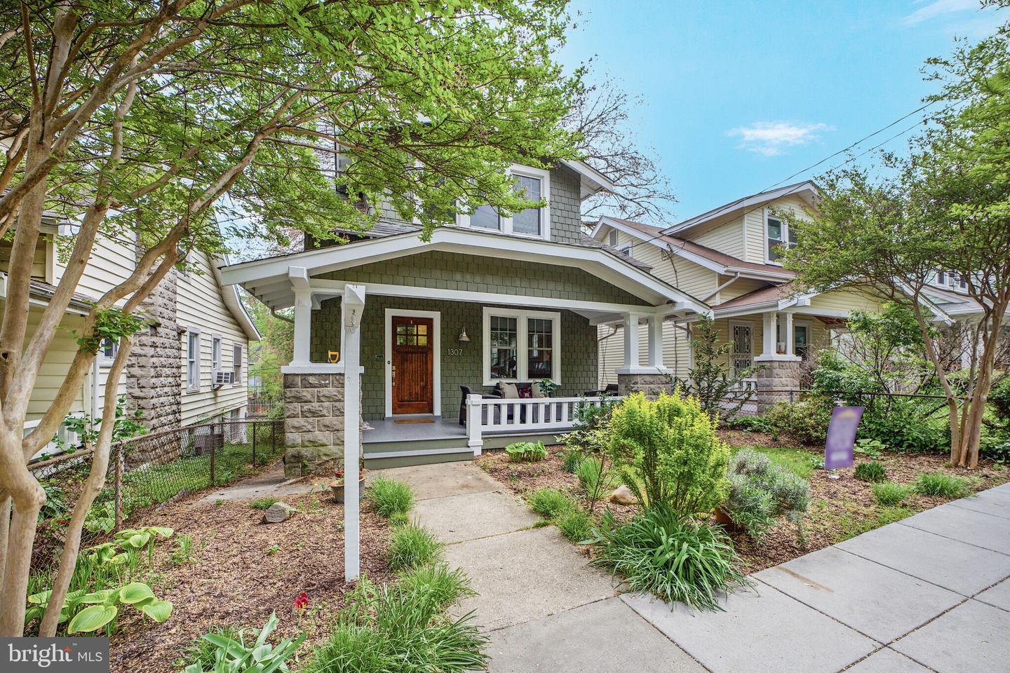 1307 Kearny St NE