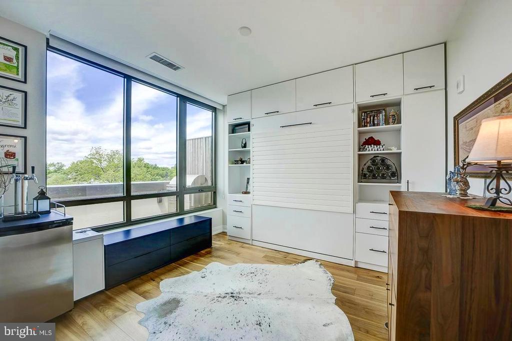 1111 Pennsylvania Ave SE #409