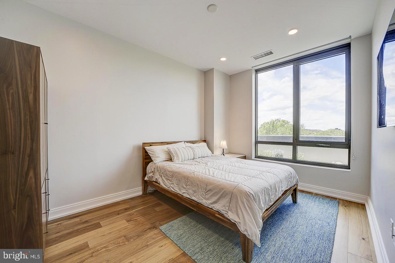 1111 Pennsylvania Ave SE #409