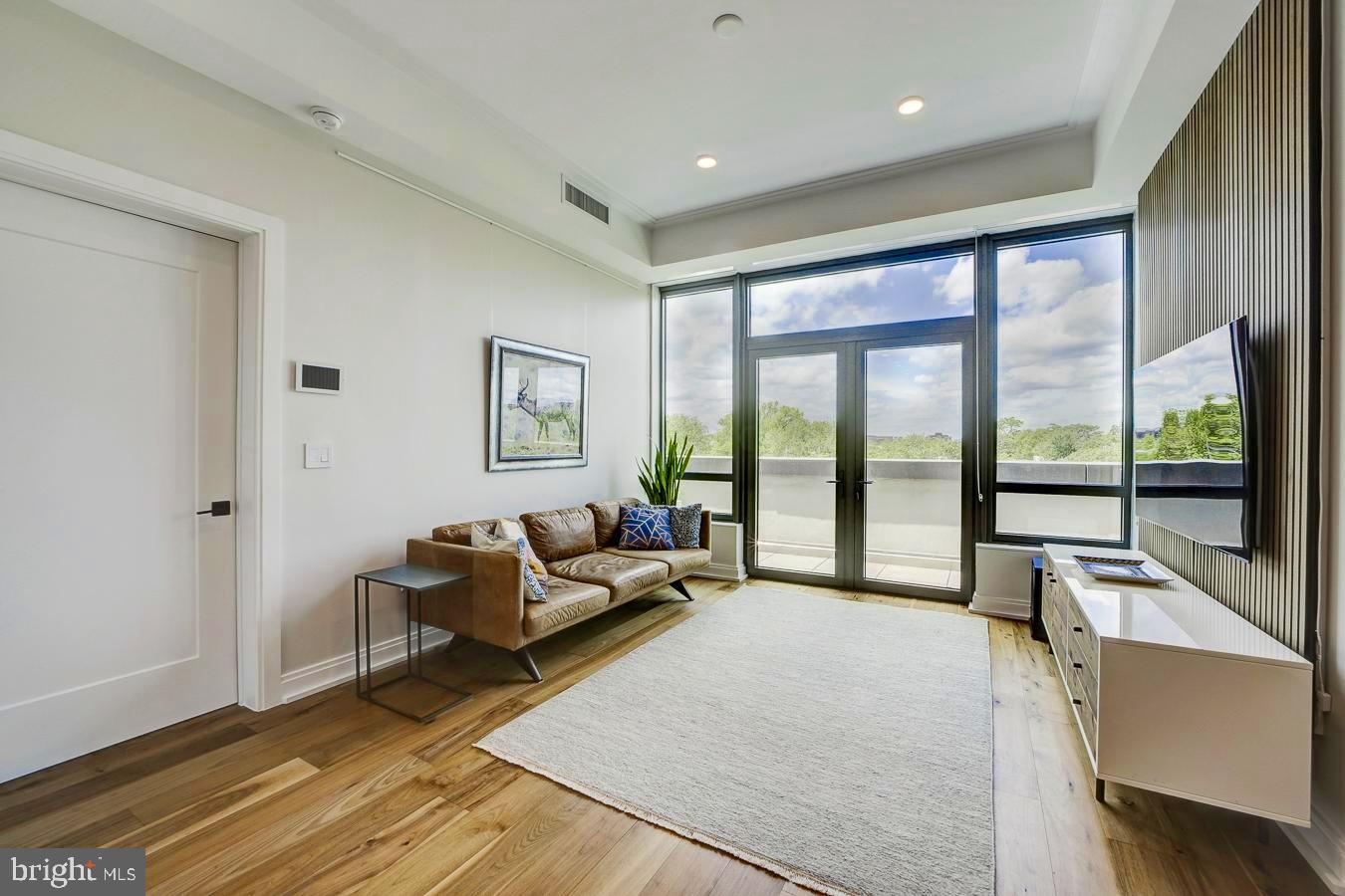 1111 Pennsylvania Ave SE #409