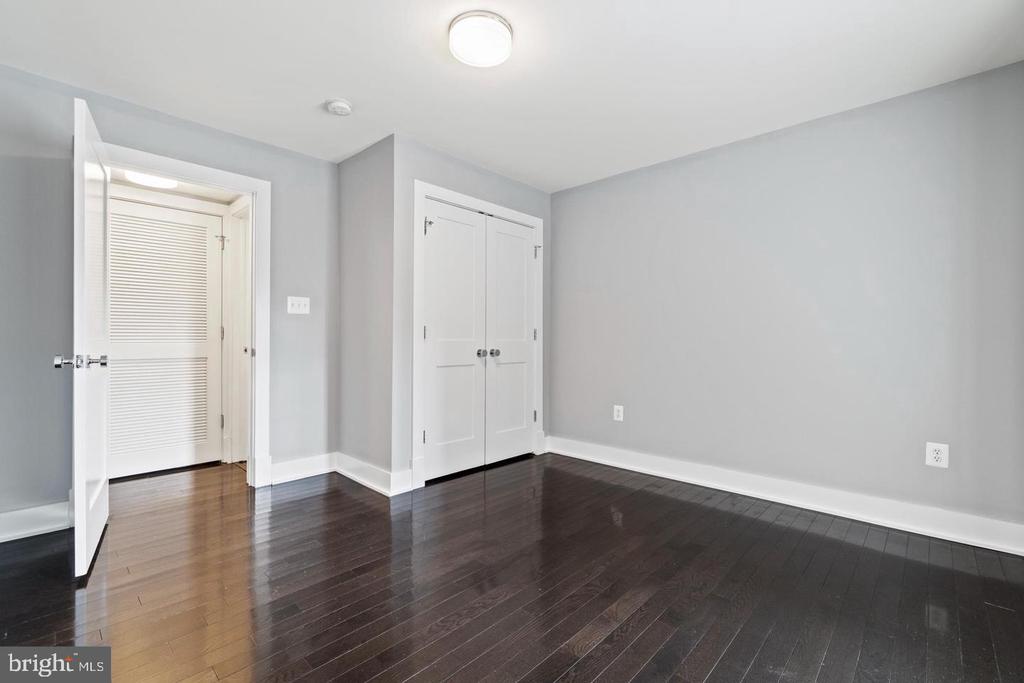 626 INDEPENDENCE AVE SE #105