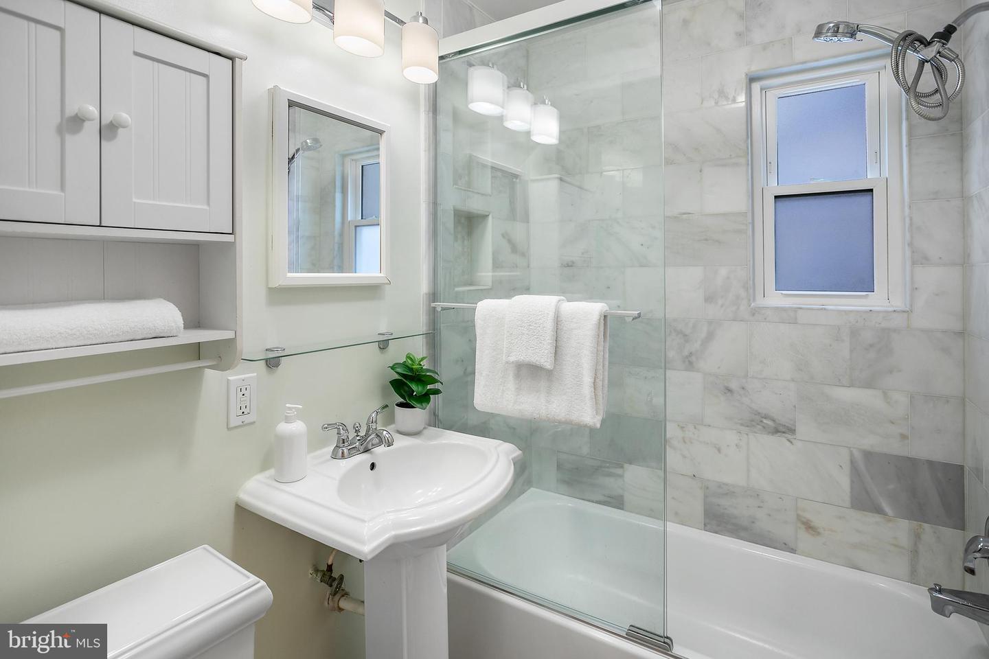 469 Ridge St NW #1