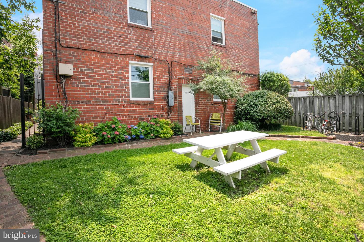 469 Ridge St NW #1
