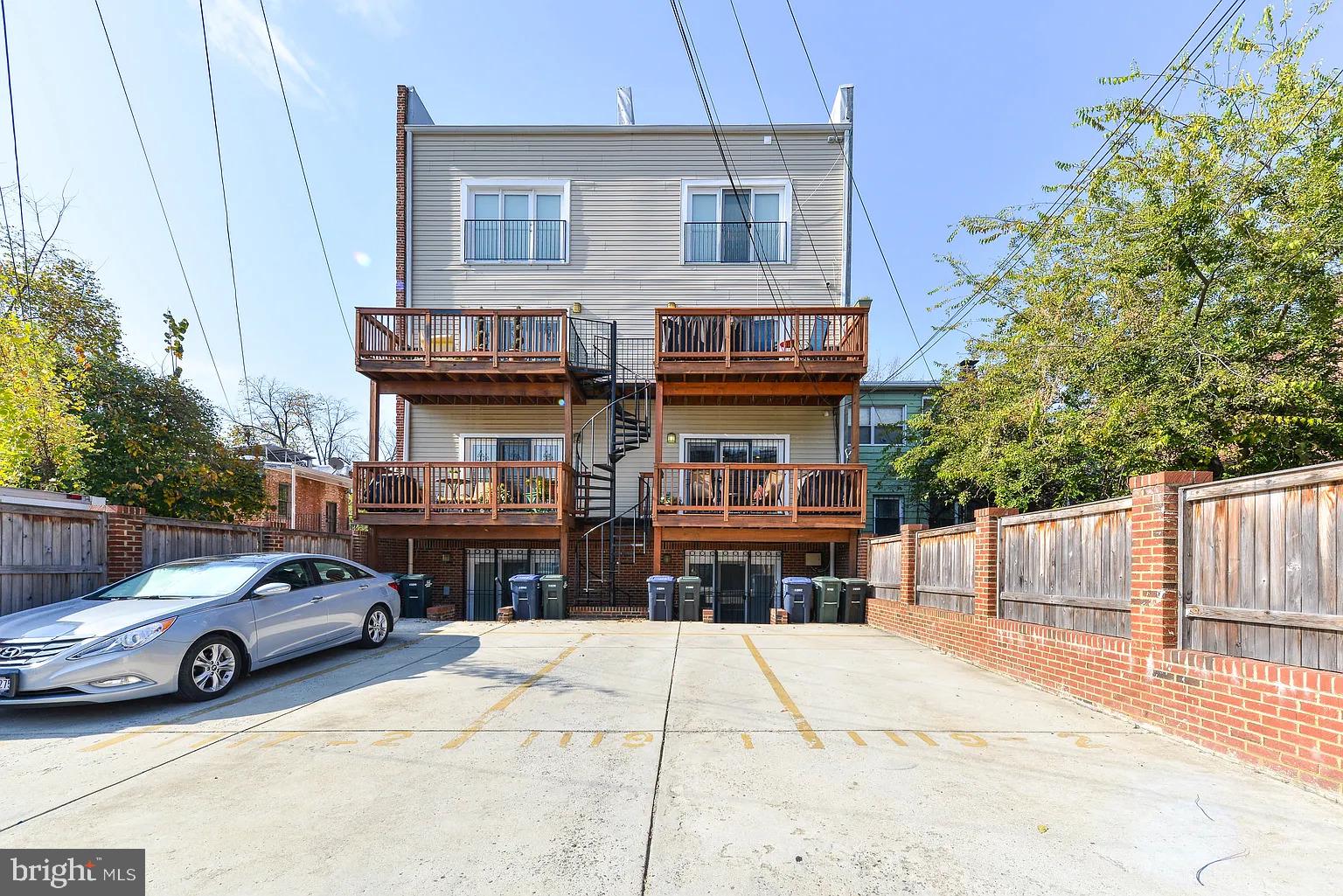 1119 5TH ST NE #1